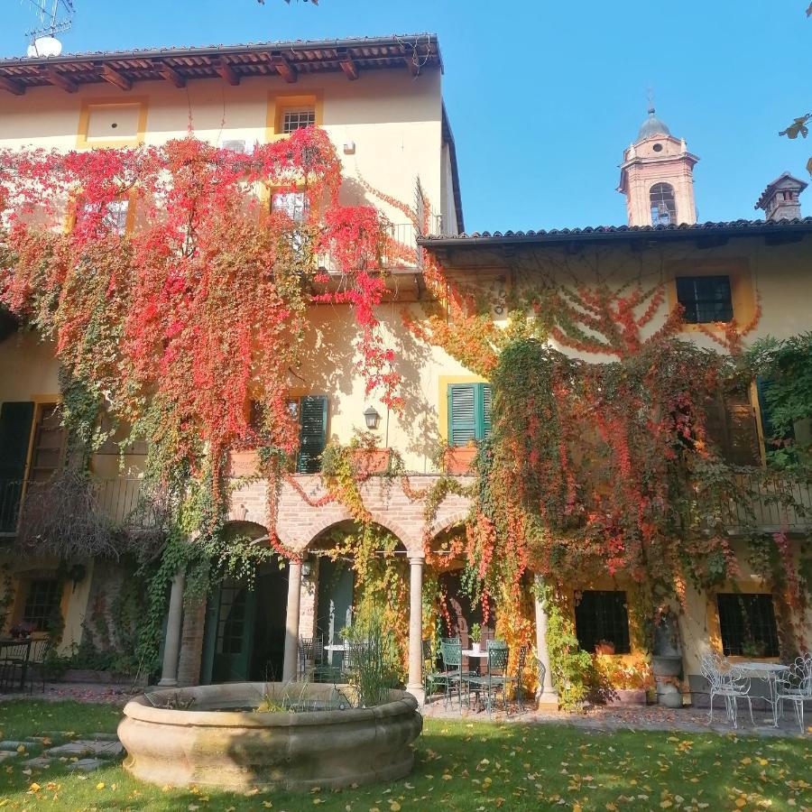 Palazzo Sismonda Corneliano d'Alba Exterior foto